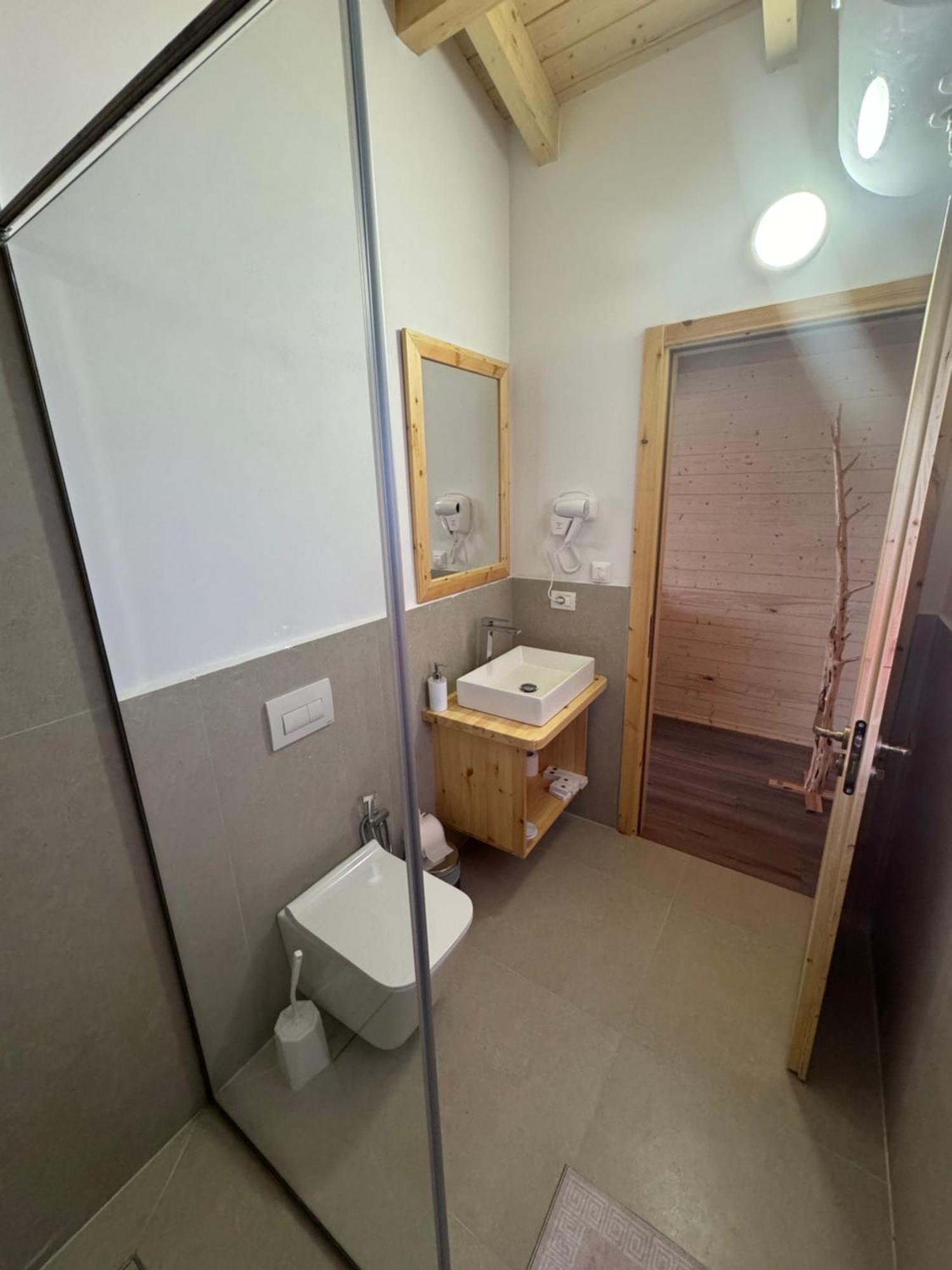 Fishta Guesthouse - Mrizi I Zanave Fishte エクステリア 写真