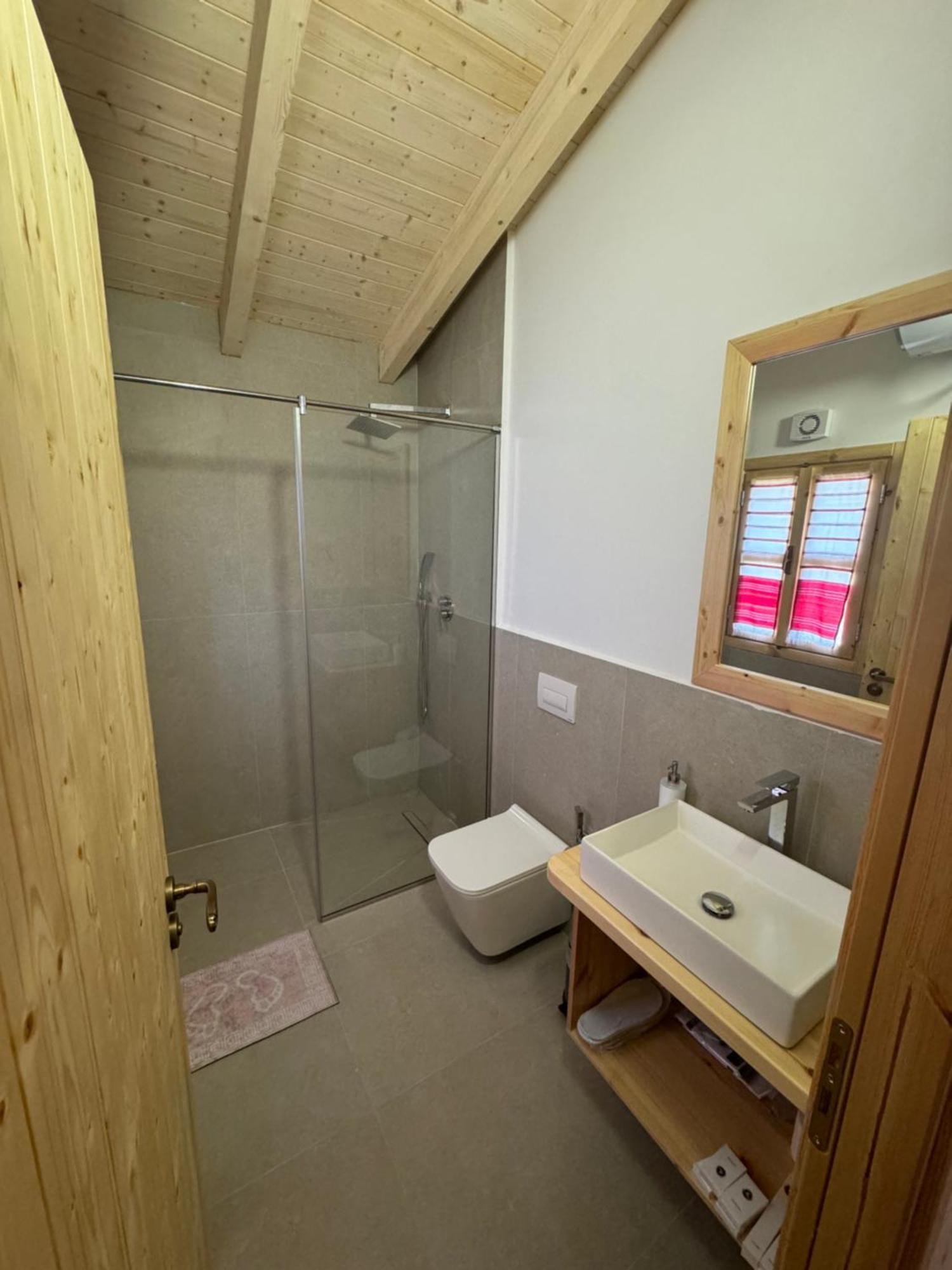 Fishta Guesthouse - Mrizi I Zanave Fishte エクステリア 写真